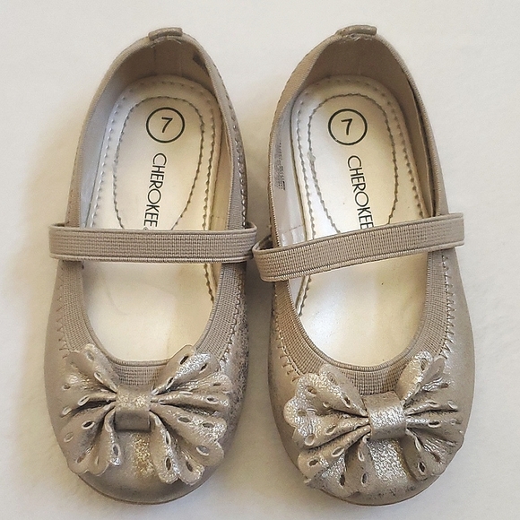Cherokee Champagne Metallic Baby Toddler Girls Size 7 Shoes - Picture 3 of 10